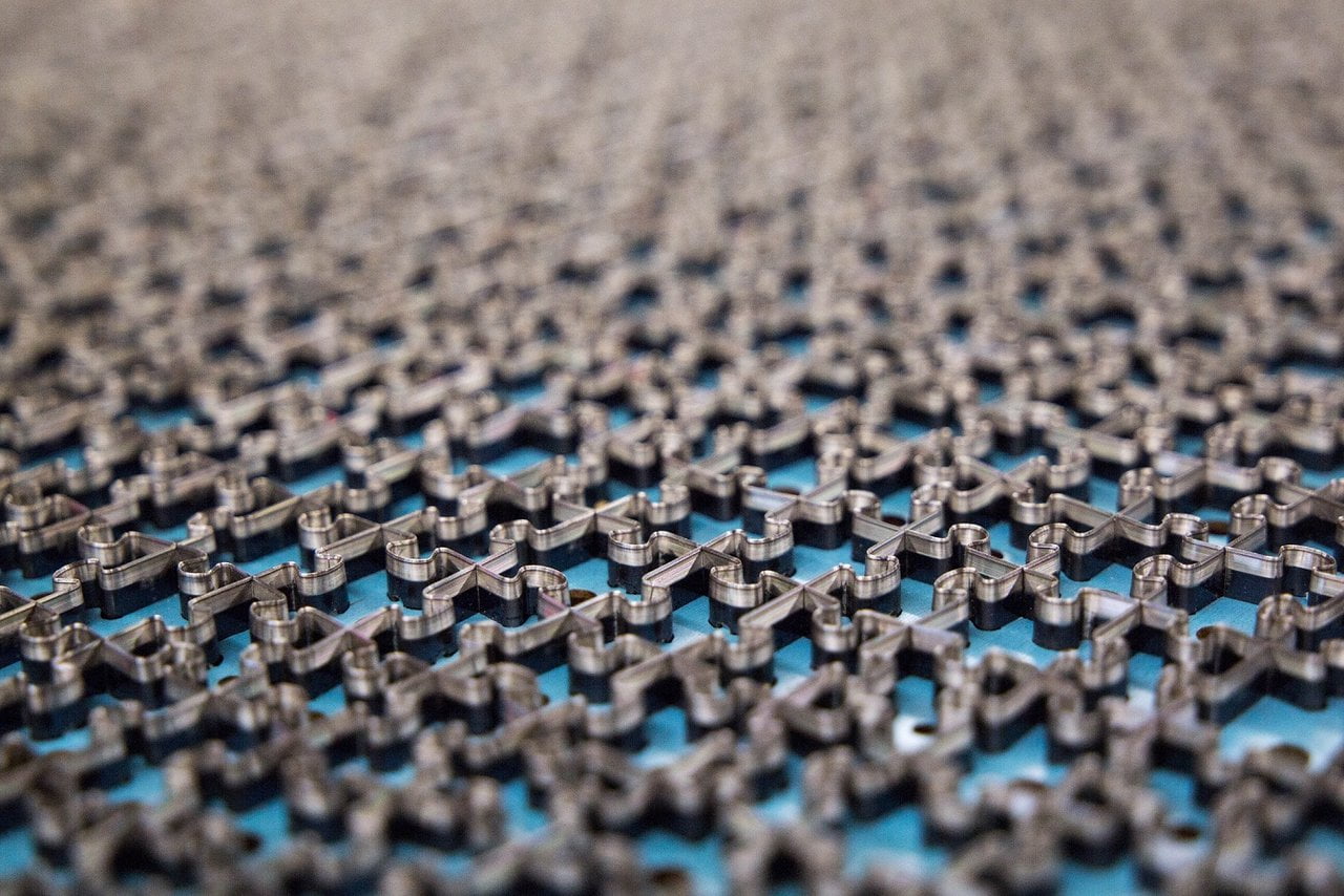 Potrivirea și fixarea perfectă a pieselor de puzzle